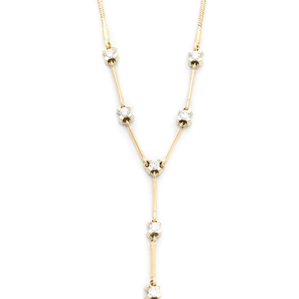 Колье с бриллиантом